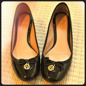 Tory Burch flat, cute!